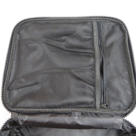 NWOT- LOLE set of 2 black toiletry bags - Picture 6 of 6